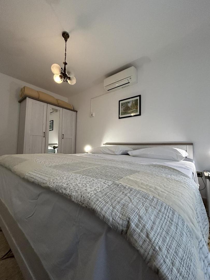 Azure Apartments By The Sea Near City Omiš Exterior foto