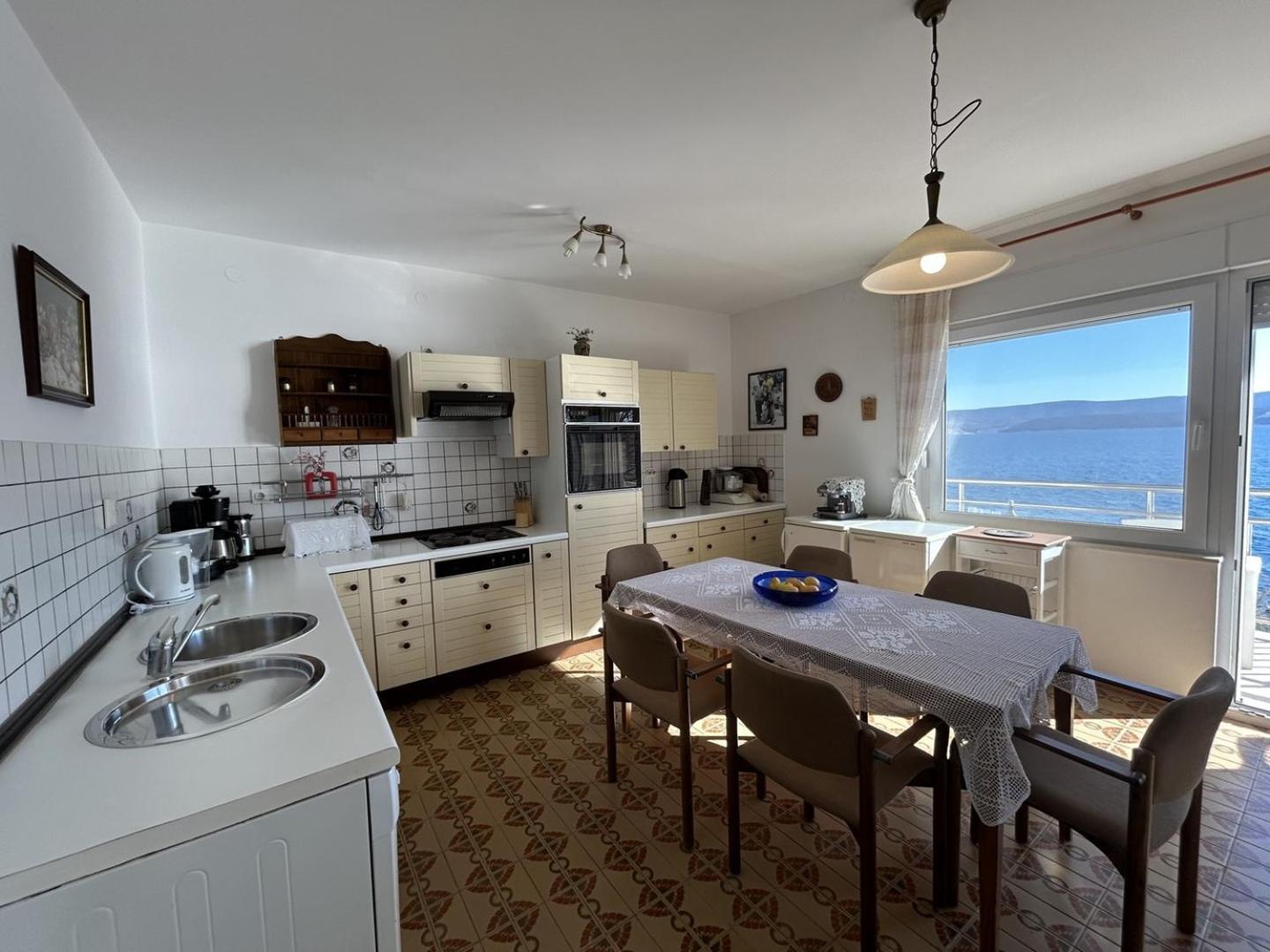 Azure Apartments By The Sea Near City Omiš Exterior foto